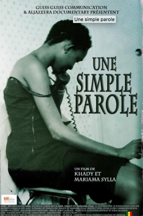 affiche du documentaire en noir et blanc montrant une jeune femme noire aux cheveux courts vêtue d'une fine robe a bretelles qui parle dans le combiné d'un téléphone